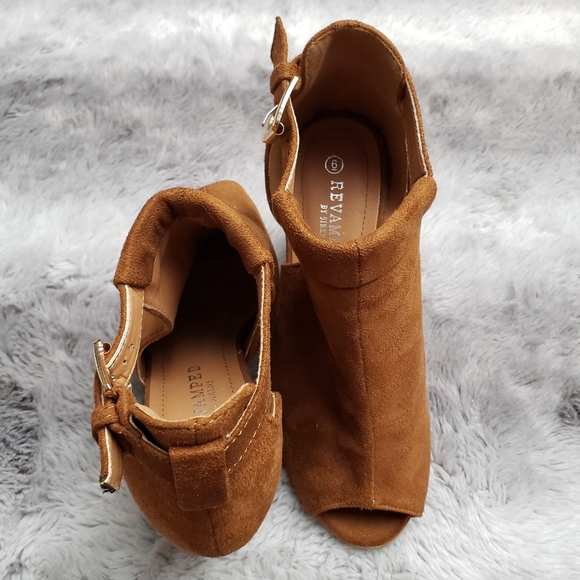 Suede brown boots autumn season - Picture 5 of 8